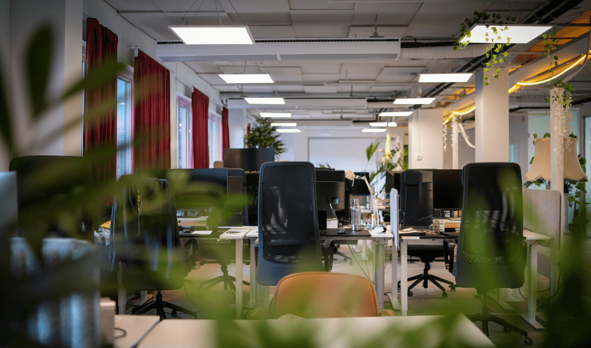 Bild på öppet kontorslandskap hos marknadsbyrån Republiken i Göteborg.